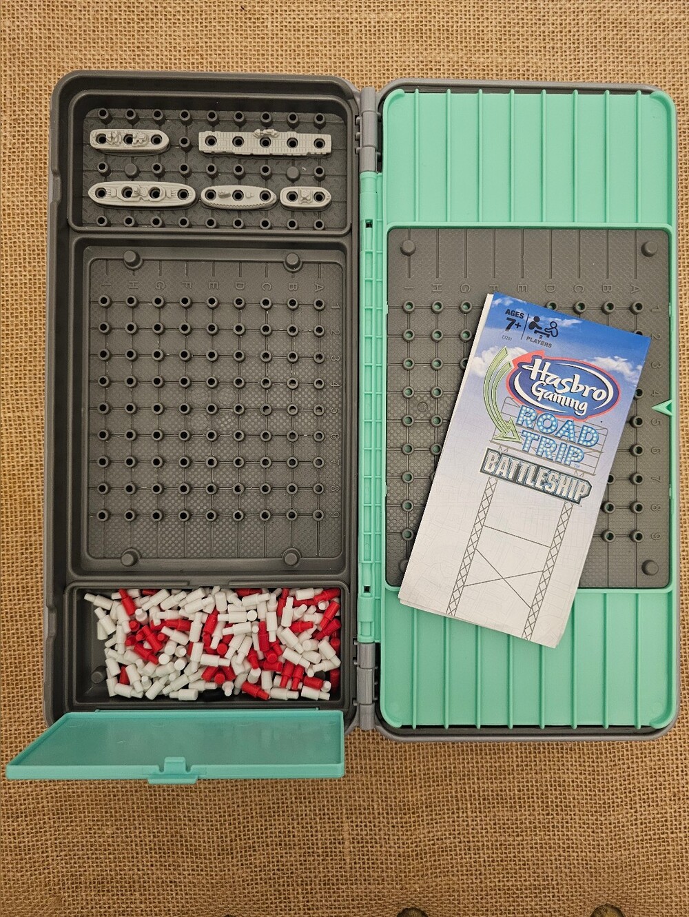 Hasbro Gaming Road Trip Series Battleship portable travel game